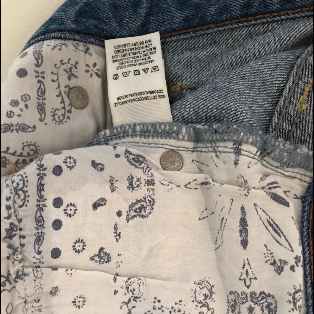 FREE PEOPLE Sofia distressed denim shorts - Picture 9 of 11